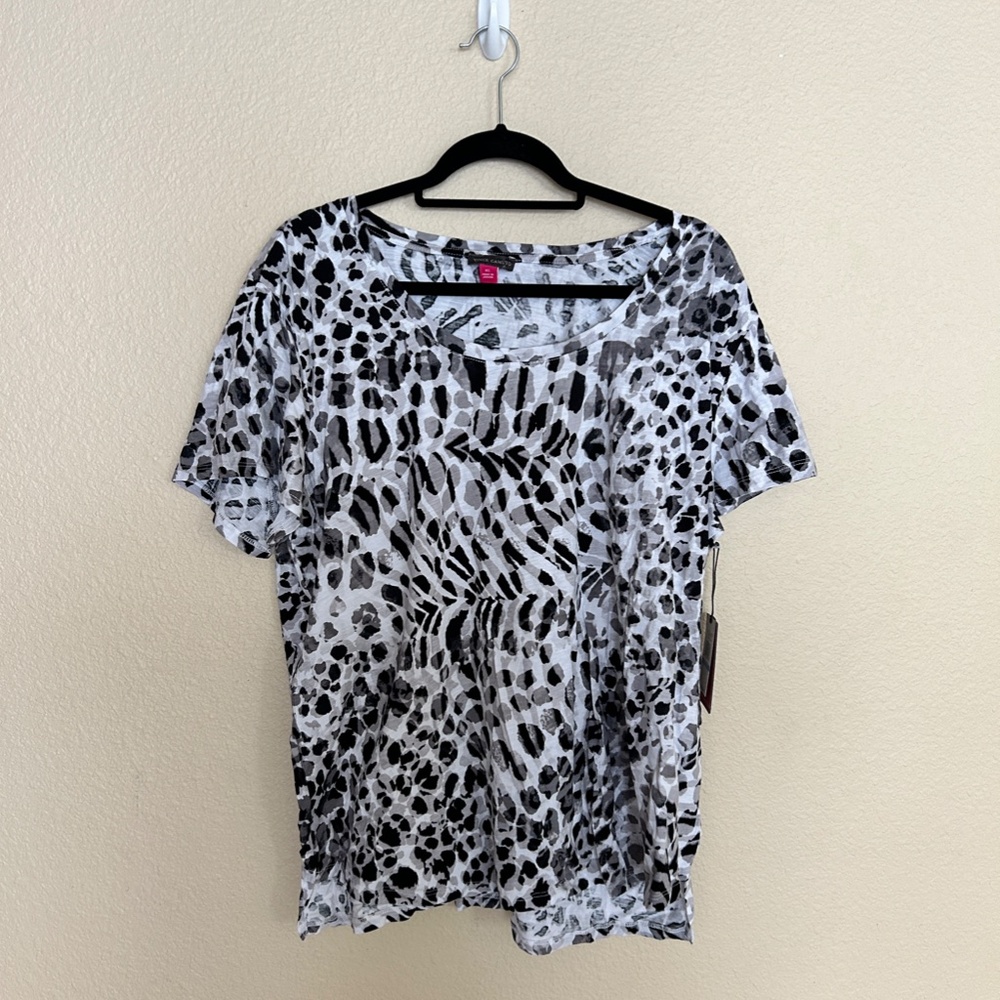 Vince Camuto Black + White Shirt